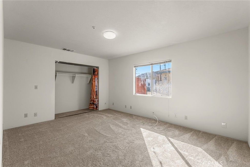 Image 15 of property listing at 6411 Mountain View, Joshua Tree, CA 92252