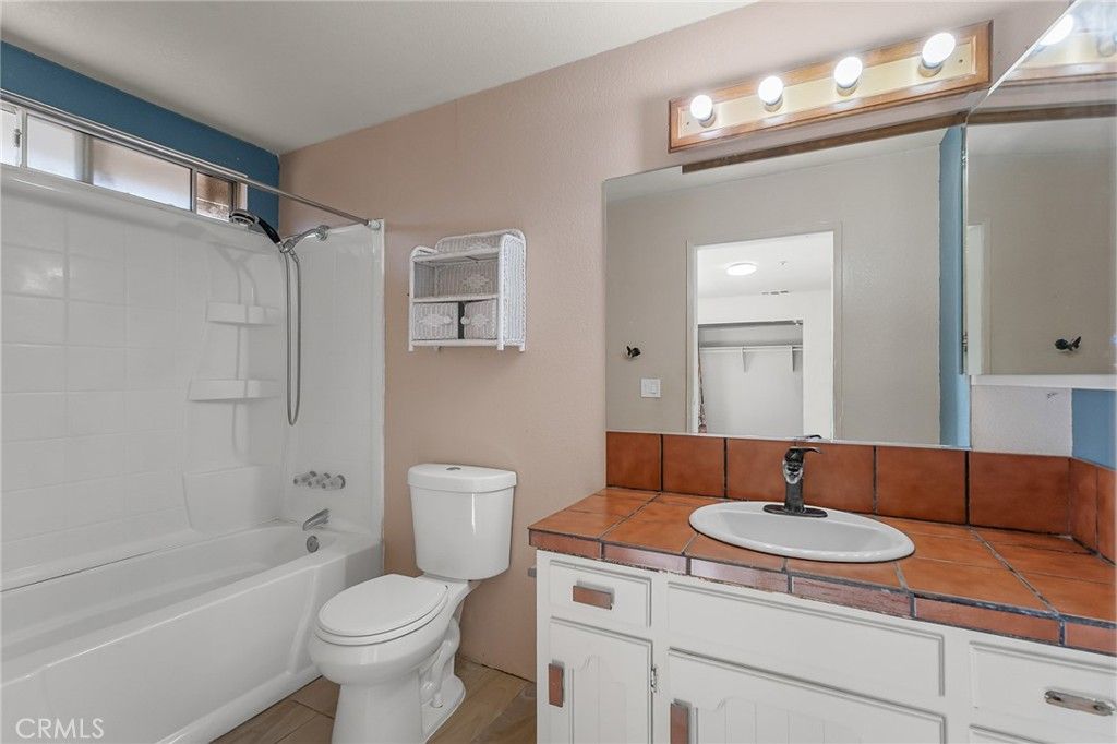 Image 16 of property listing at 6411 Mountain View, Joshua Tree, CA 92252