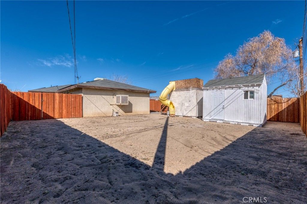 Image 21 of property listing at 6411 Mountain View, Joshua Tree, CA 92252