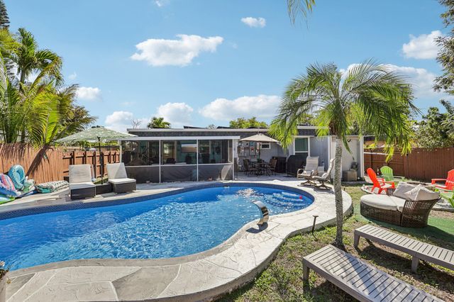 7803 NW 69th Terrace, Tamarac, FL 33321