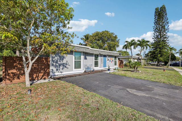 7803 NW 69th Terrace, Tamarac, FL 33321