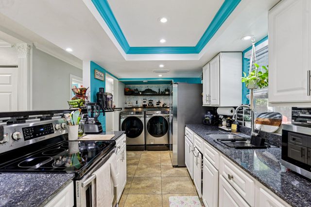 7803 NW 69th Terrace, Tamarac, FL 33321