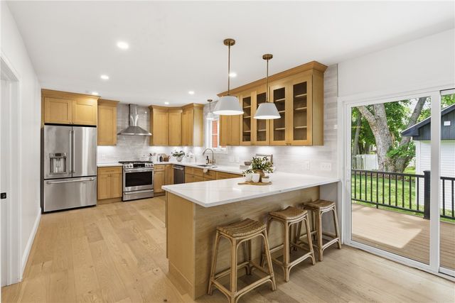 42 Orchard Avenue, Barrington, RI 02806
