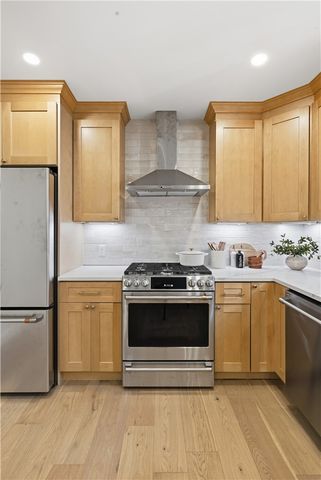 42 Orchard Avenue, Barrington, RI 02806