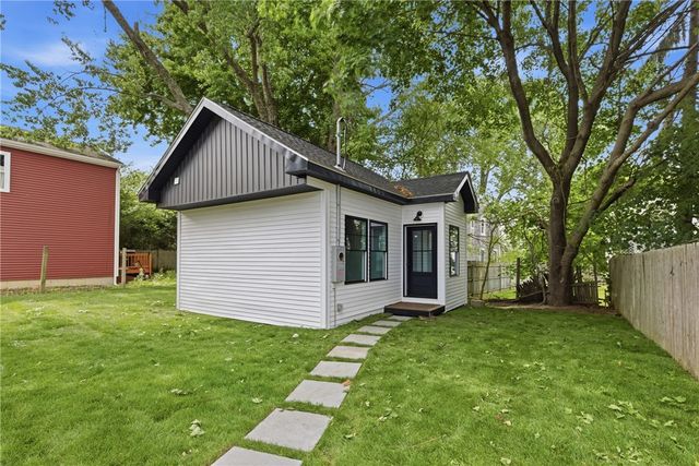 42 Orchard Avenue, Barrington, RI 02806