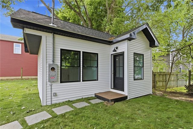 42 Orchard Avenue, Barrington, RI 02806