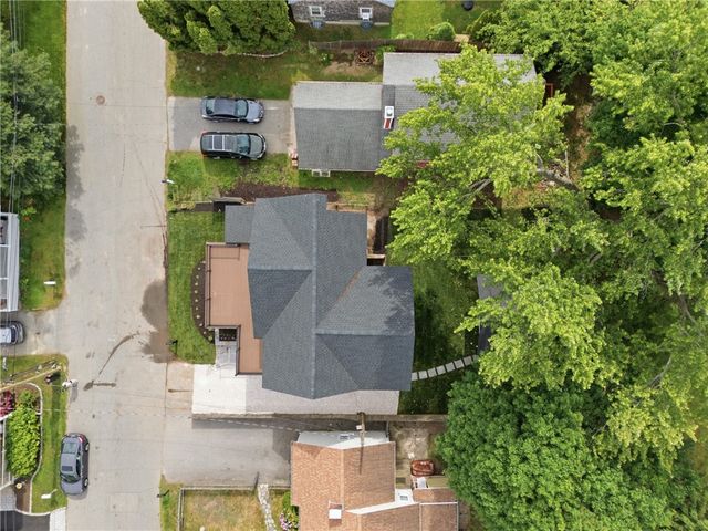 42 Orchard Avenue, Barrington, RI 02806