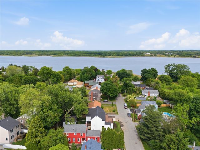 42 Orchard Avenue, Barrington, RI 02806