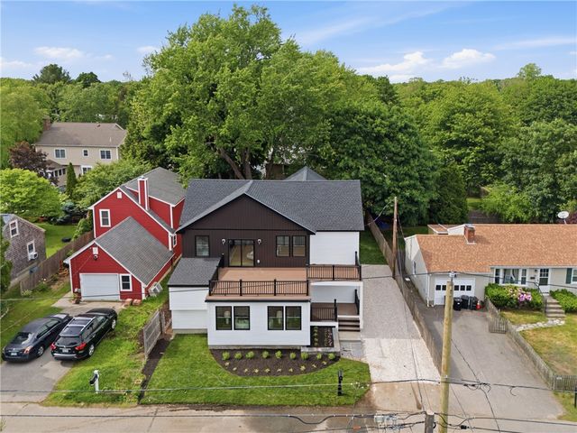 42 Orchard Avenue, Barrington, RI 02806