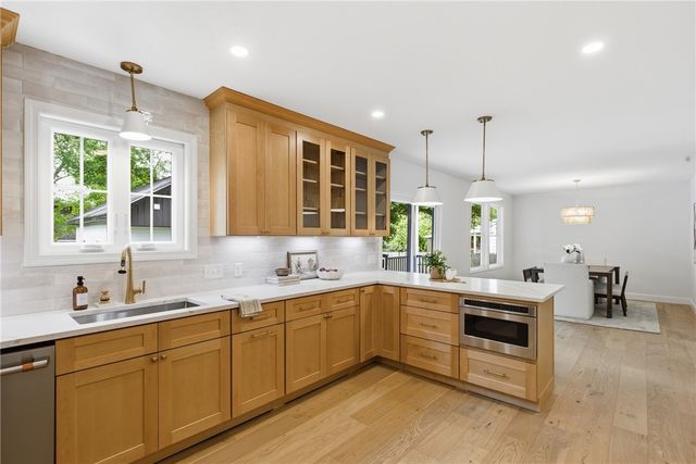 42 Orchard Avenue, Barrington, RI 02806