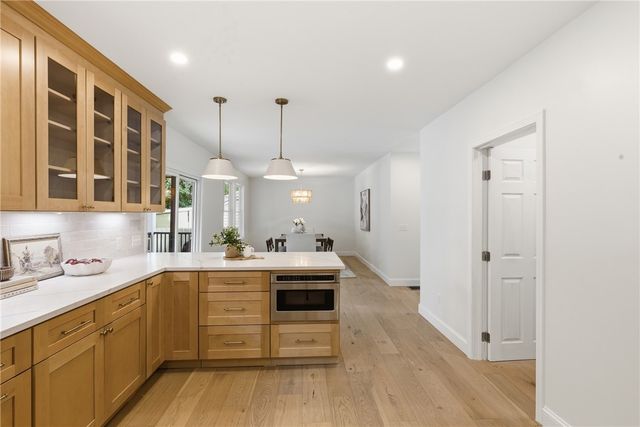 42 Orchard Avenue, Barrington, RI 02806