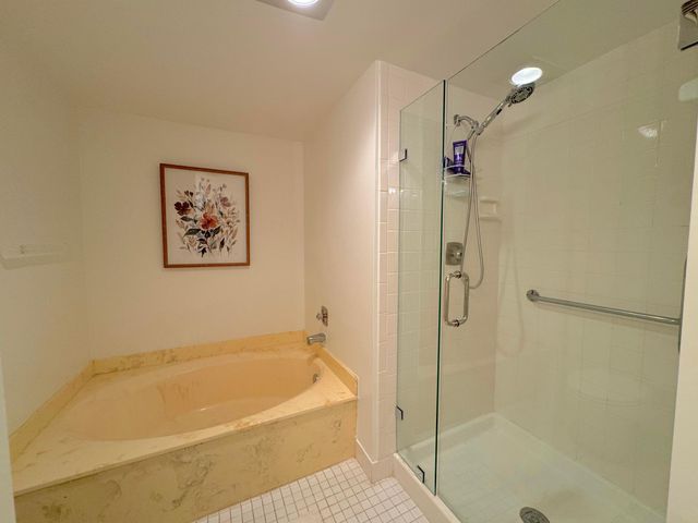 9 Stratford Drive E B, Boynton Beach, FL 33436