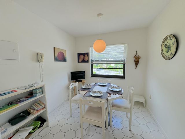 9 Stratford Drive E B, Boynton Beach, FL 33436