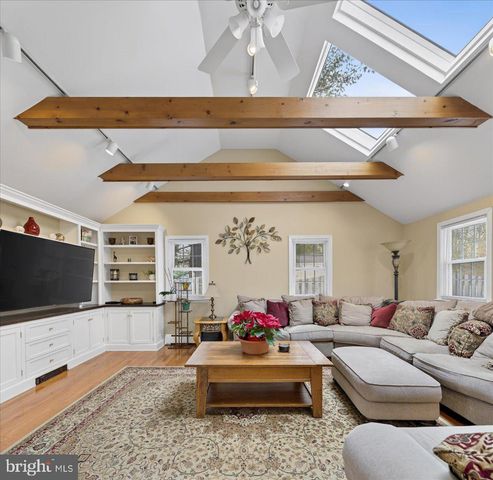 11 BALDWIN ST, Pennington, NJ 08534