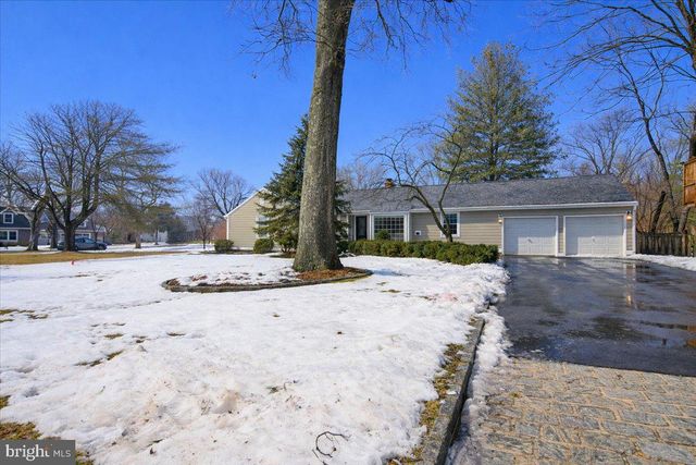 11 BALDWIN ST, Pennington, NJ 08534