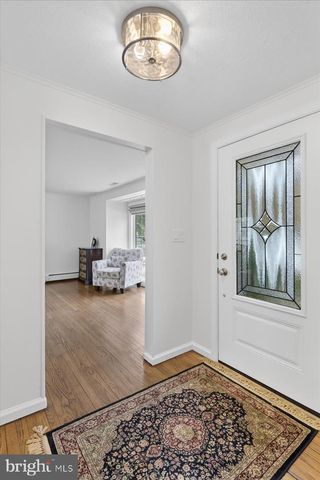 11 BALDWIN ST, Pennington, NJ 08534