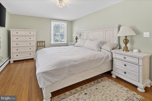 11 BALDWIN ST, Pennington, NJ 08534