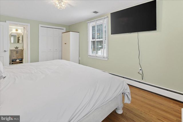 11 BALDWIN ST, Pennington, NJ 08534