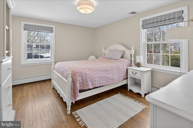 11 BALDWIN ST, Pennington, NJ 08534