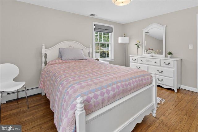 11 BALDWIN ST, Pennington, NJ 08534