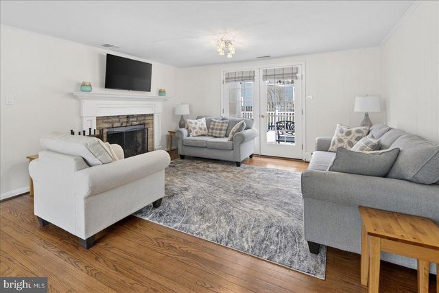 11 BALDWIN ST, Pennington, NJ 08534