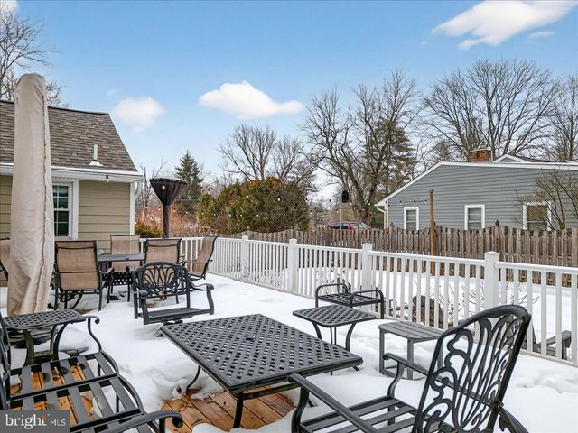 11 BALDWIN ST, Pennington, NJ 08534