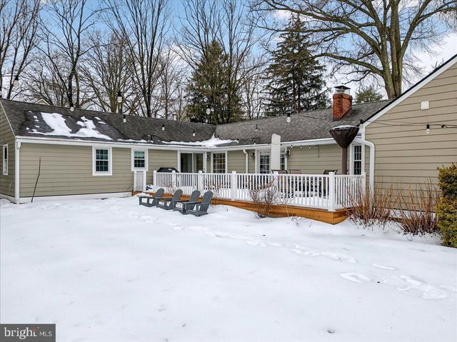 11 BALDWIN ST, Pennington, NJ 08534