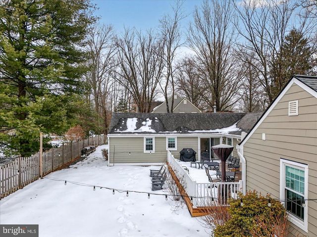 11 BALDWIN ST, Pennington, NJ 08534