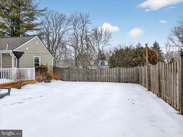 11 BALDWIN ST, Pennington, NJ 08534