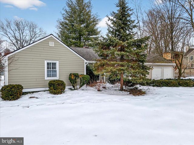 11 BALDWIN ST, Pennington, NJ 08534