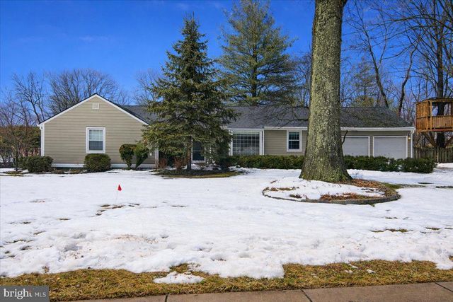 11 BALDWIN ST, Pennington, NJ 08534