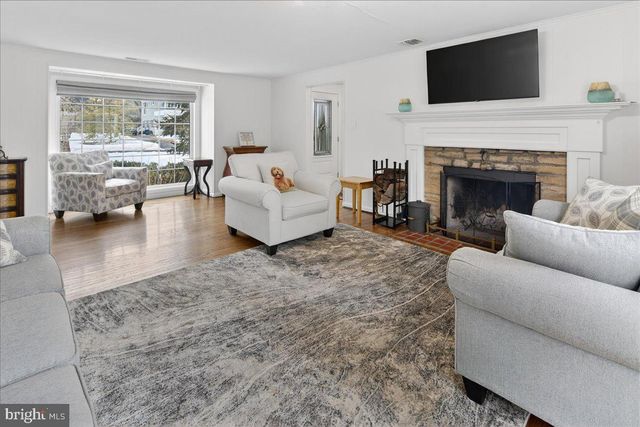 11 BALDWIN ST, Pennington, NJ 08534