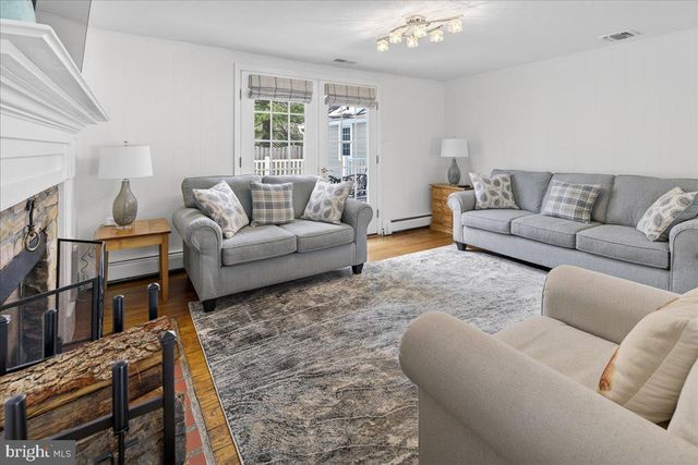 11 BALDWIN ST, Pennington, NJ 08534