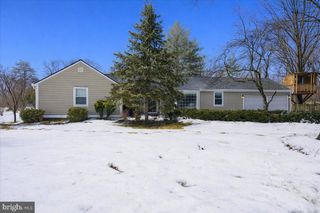 11 BALDWIN ST, Pennington, NJ 08534