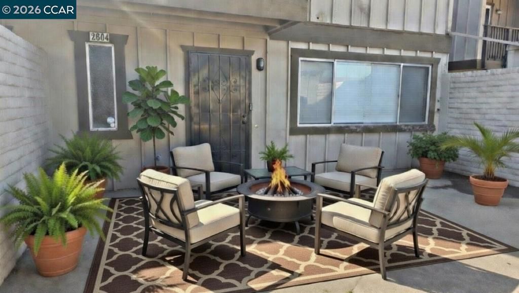 Image 1 of property listing at 2604 2604 Carlton Ln, Antioch, CA 94509