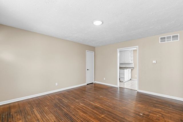 230 Turkle Ave, Haysville, KS 67060