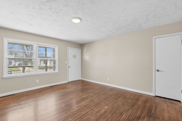 230 Turkle Ave, Haysville, KS 67060