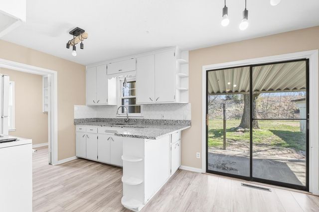 230 Turkle Ave, Haysville, KS 67060