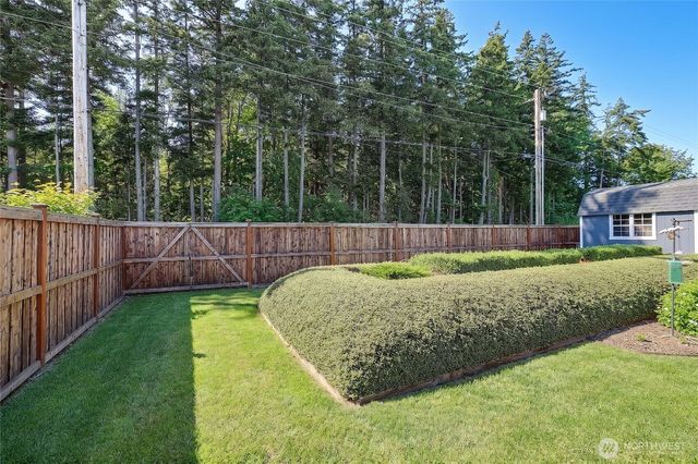 1612 Country Club Drive, Camano Island, WA 98282