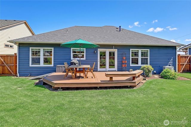 1612 Country Club Drive, Camano Island, WA 98282