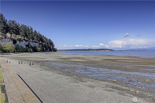 1612 Country Club Drive, Camano Island, WA 98282