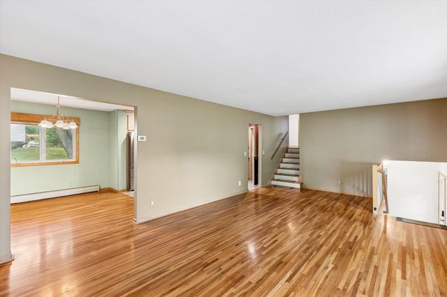 10930 Radisson Drive, Burnsville, MN 55337