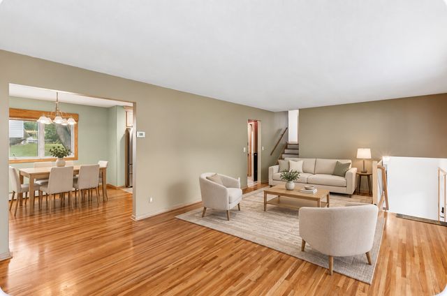 10930 Radisson Drive, Burnsville, MN 55337