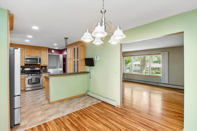 10930 Radisson Drive, Burnsville, MN 55337