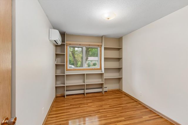 10930 Radisson Drive, Burnsville, MN 55337