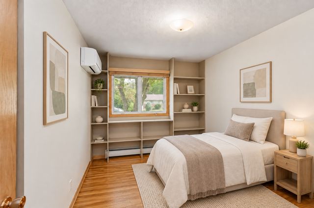 10930 Radisson Drive, Burnsville, MN 55337