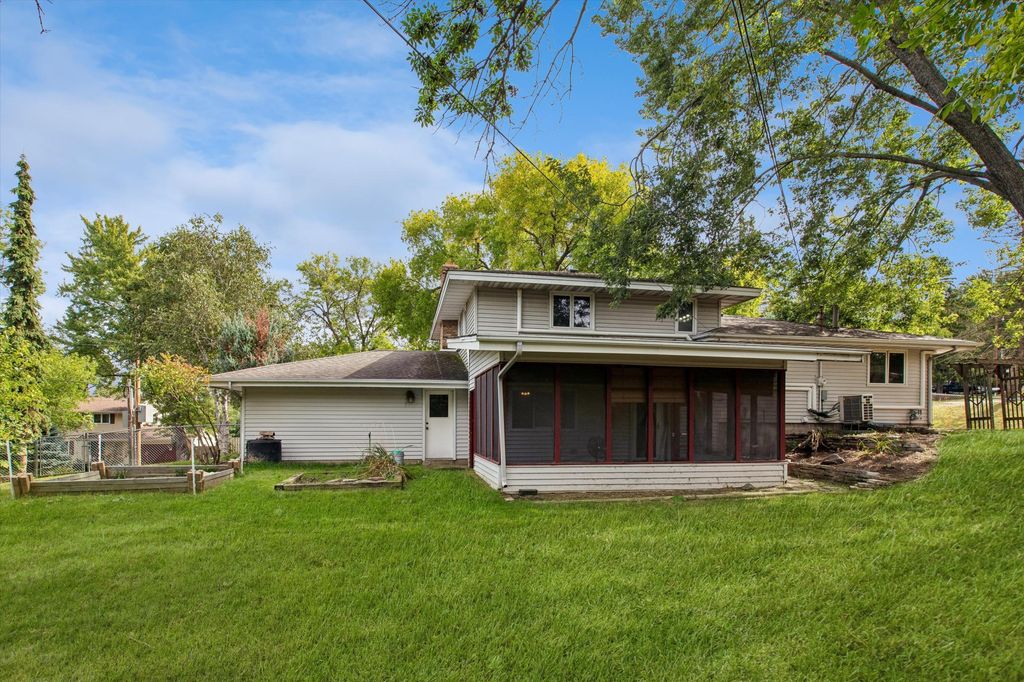 10930 Radisson Drive, Burnsville, MN 55337 — photo 4