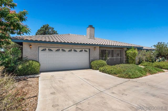 12450 Algonquin, Apple Valley, CA 92308
