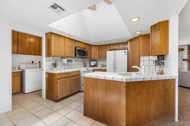 12450 Algonquin, Apple Valley, CA 92308