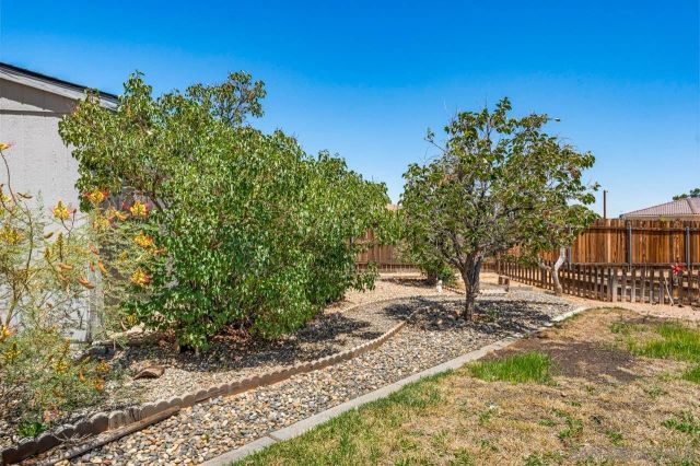 12450 Algonquin, Apple Valley, CA 92308